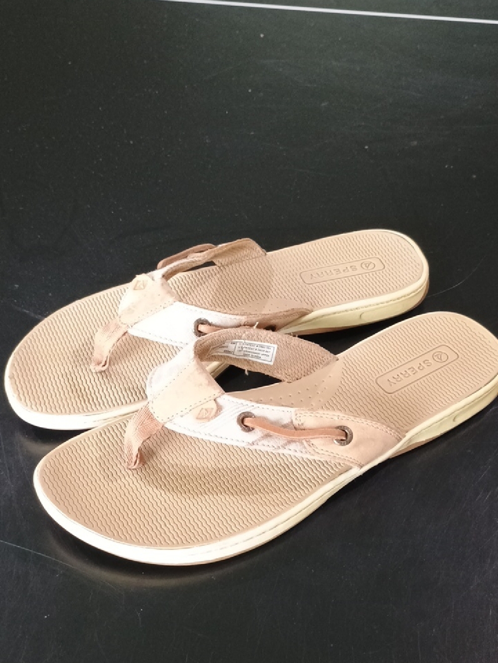 Sperry Women's Beige/Tan Thong Sandals
